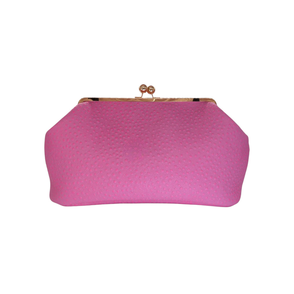 Bolso de mano Jesalin Sette en piel rosa con grabado de avestruz y cierre kisslock metálico elegante.