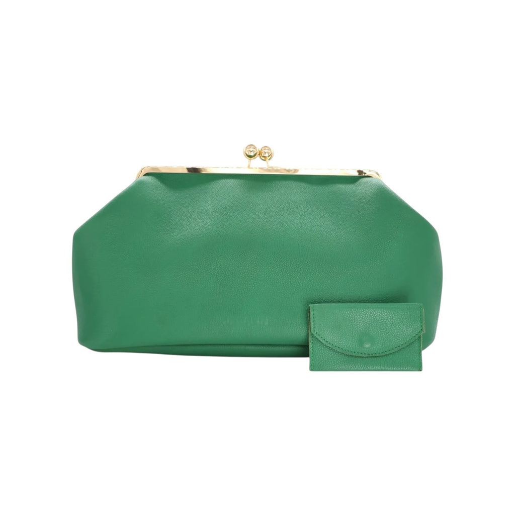 Bolso Sette de Jesalin en piel bovina granulada color verde esmeralda con cierre kisslock dorado y monedero a juego.
